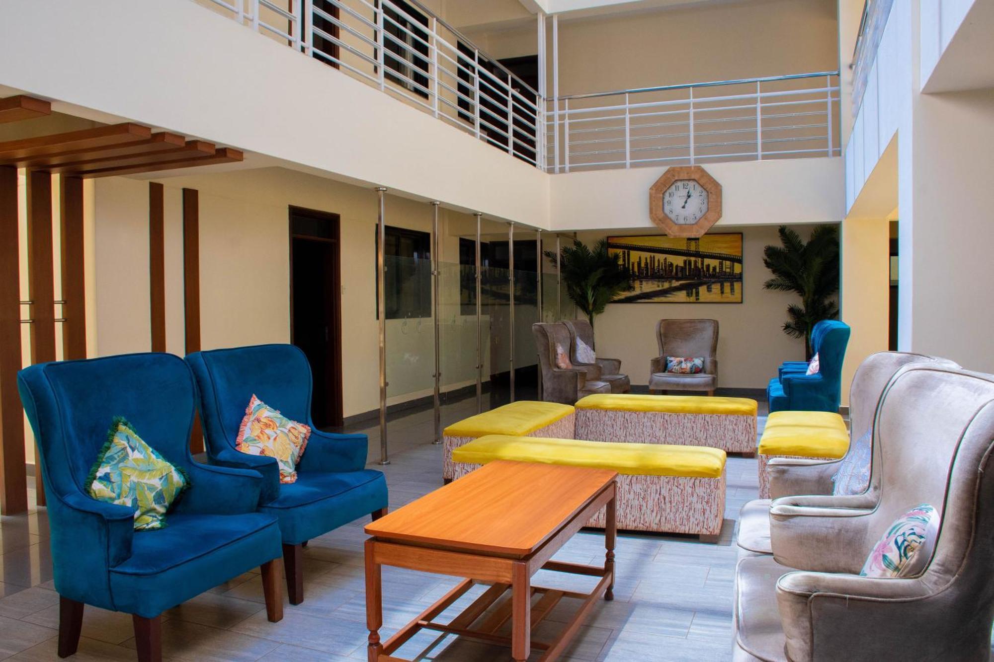 Cranes Suites Hotel Kitale Exterior foto