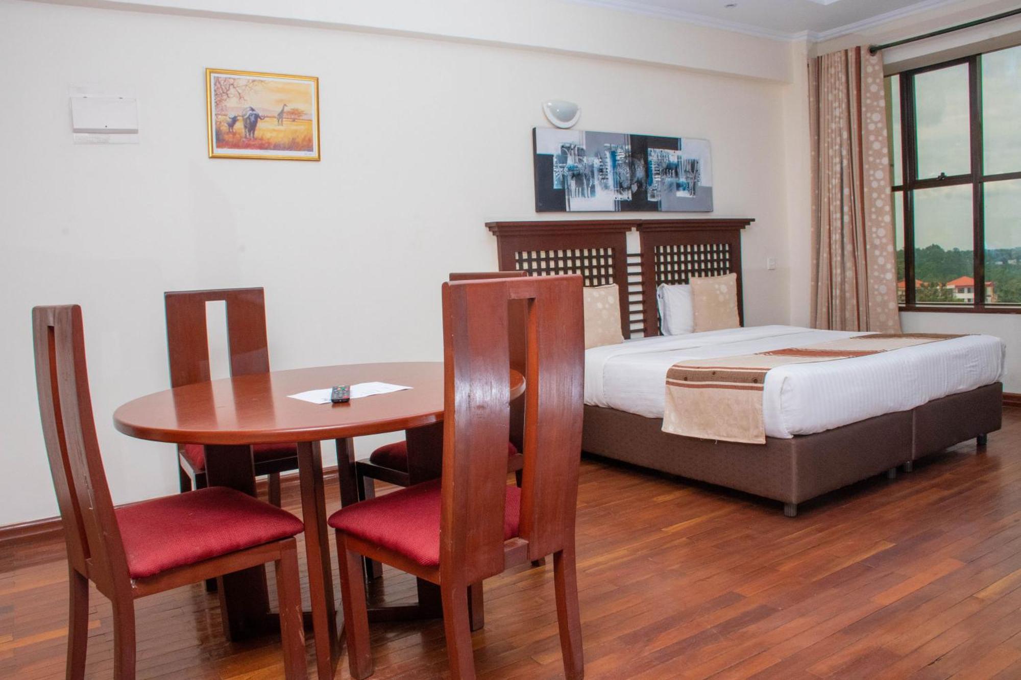 Cranes Suites Hotel Kitale Exterior foto